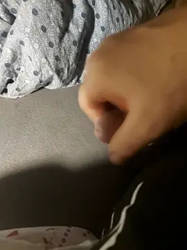 nikfu274 online show from September 19, 2025, 4:05 am