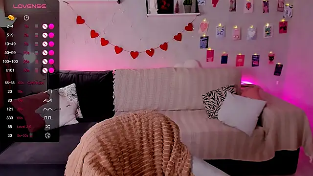 BellaCaress online show from February 10, 2026, 2:43 am