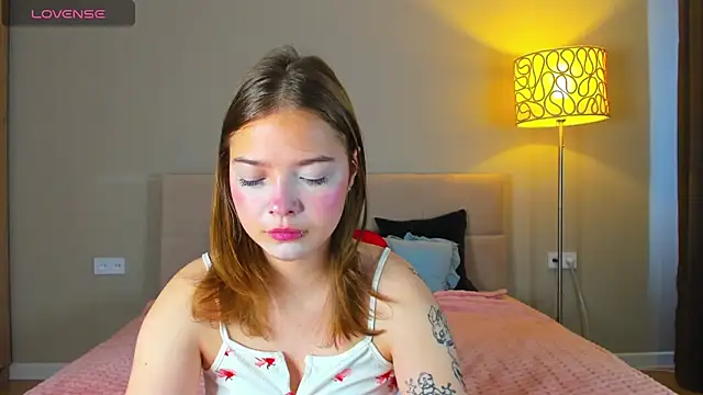 patriciapink online show from October 3, 2025, 8:49 am