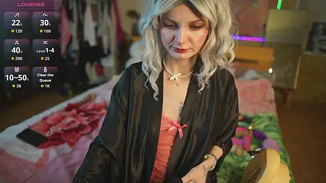 Snapshot of Dia_Angel chatting on April 18, 2026, 6:54 pm Dia Angel online show from April 18, 2026, 6:54 pm