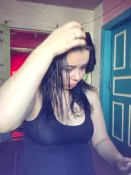 CutieMarine online show from November 3, 2025, 9:02 am