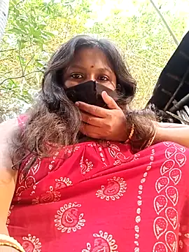 Snapshot of Hotty-rosni chatting on December 18, 2025, 10:08 am Hotty-rosni online show from December 18, 2025, 10:08 am