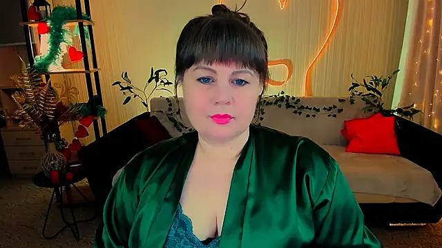 CrystaalStaar online show from May 14, 2026, 8:06 pm
