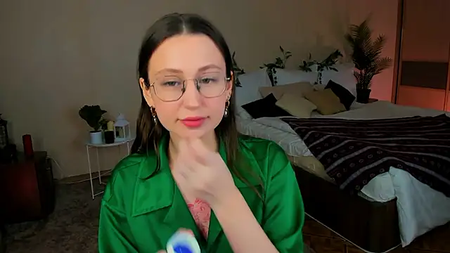 Snapshot of YourLovellyStory chatting on January 19, 2026, 4:22 pm YourLovellyStory online show from January 19, 2026, 4:22 pm