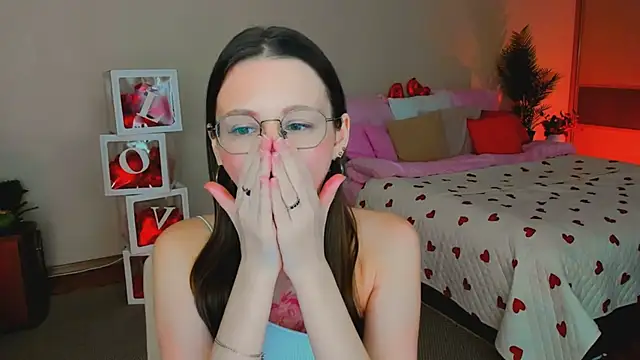 Snapshot of YourLovellyStory chatting on February 13, 2026, 12:05 pm YourLovellyStory online show from February 13, 2026, 12:05 pm