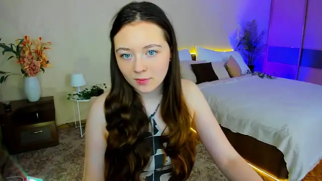 AlluringLookk online show from October 10, 2025, 11:33 am