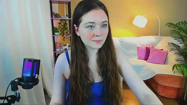 AlluringLookk online show from September 24, 2025, 12:11 pm