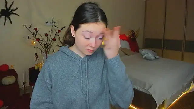 AlluringLookk online show from October 25, 2025, 4:33 am