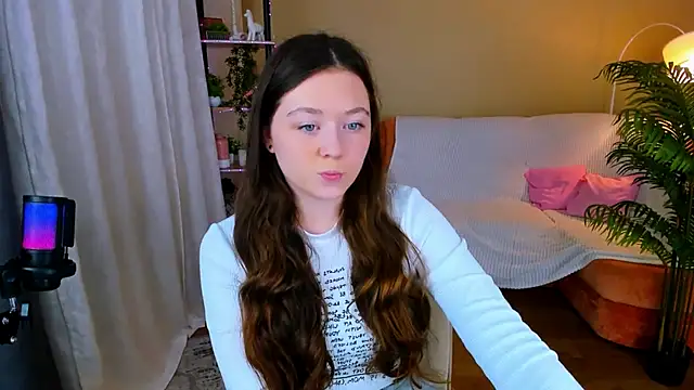 AlluringLookk online show from October 17, 2025, 11:12 am