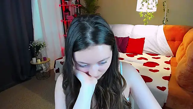 AlluringLookk online show from March 29, 2026, 11:45 am