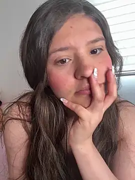 Snapshot of Emilyybennet_ chatting on June 9, 2026, 7:48 pm Emilyybennet online show from June 9, 2026, 7:48 pm