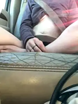 heycutie18 online show from December 21, 2025, 6:42 pm