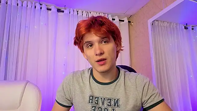 Snapshot of oliver_big19 chatting on October 1, 2025, 11:36 am oliver big19 online show from October 1, 2025, 11:36 am