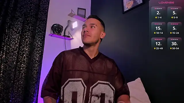 MarkSantozz online show from February 24, 2026, 8:42 pm