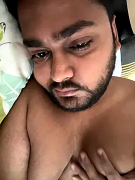 Snapshot of blrguychub chatting on November 24, 2025, 2:11 am blrguychub online show from November 24, 2025, 2:11 am