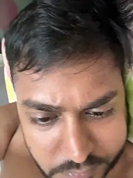 Snapshot of blrguychub chatting on November 18, 2025, 5:49 pm blrguychub online show from November 18, 2025, 5:49 pm