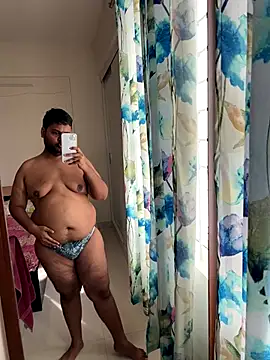 Snapshot of blrguychub chatting on December 4, 2025, 4:33 am blrguychub online show from December 4, 2025, 4:33 am