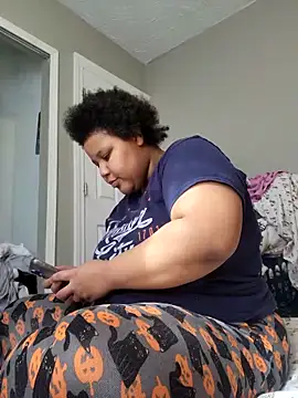 chocolate bella online show from March 10, 2026, 6:01 pm