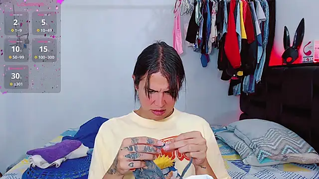 Snapshot of Azley_sweet chatting on July 6, 2026, 2:35 pm Azley sweet online show from July 6, 2026, 2:35 pm