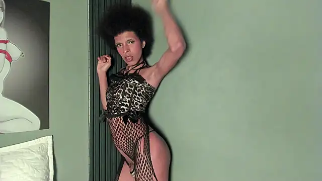 Snapshot of Violett_Salvatore chatting on June 11, 2026, 3:42 pm Violett Salvatore online show from June 11, 2026, 3:42 pm