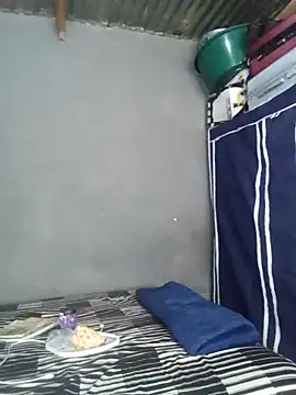 JohnSmit5 online show from December 4, 2025, 7:51 am