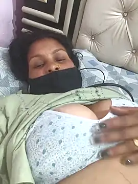 Love-pari077 online show from March 5, 2026, 12:51 am