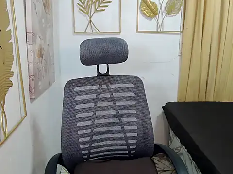 Snapshot of fuckerfriendsxx chatting on February 6, 2026, 3:52 pm fuckerfriendsxx online show from February 6, 2026, 3:52 pm