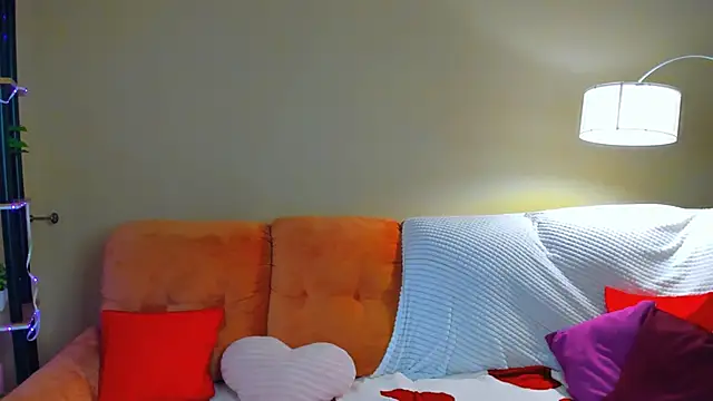 ChristinaConteeree online show from March 16, 2026, 5:44 am