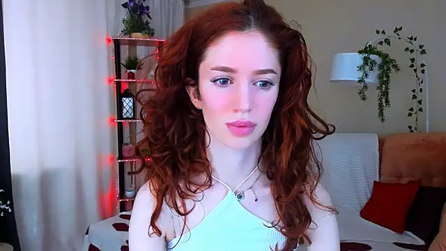 Snapshot of ChristinaConteeree chatting on July 5, 2026, 4:19 am ChristinaConteeree online show from July 5, 2026, 4:19 am
