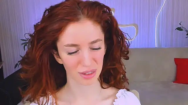 Snapshot of ChristinaConteeree chatting on June 24, 2026, 7:33 pm ChristinaConteeree online show from June 24, 2026, 7:33 pm