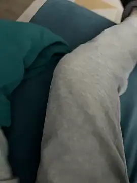 Frankieyyy1 online show from February 15, 2026, 3:33 pm