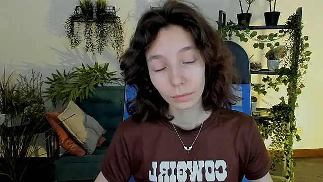 Snapshot of EmmanuellBrown chatting on February 1, 2026, 4:11 am EmmanuellBrown online show from February 1, 2026, 4:11 am