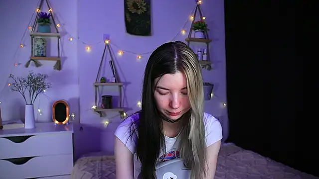 EmmieBlade online show from October 12, 2025, 9:27 pm