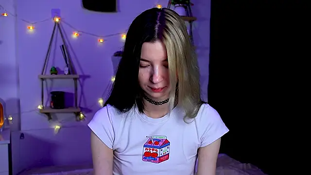 EmmieBlade online show from October 15, 2025, 7:11 pm