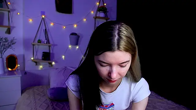 EmmieBlade online show from October 16, 2025, 7:22 pm