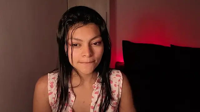 Candela    online show from November 9, 2025, 7:01 am