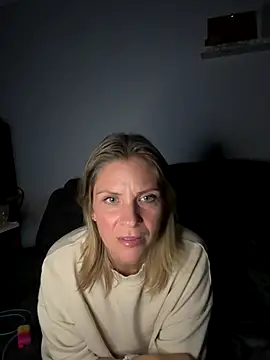 Lexi-Lux-X online show from September 21, 2025, 1:44 am