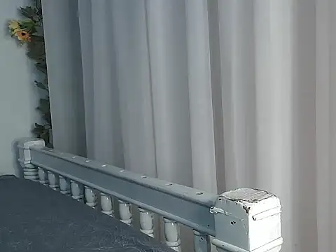 Snapshot of angelainparis28 chatting on November 5, 2025, 6:05 am angelainparis28 online show from November 5, 2025, 6:05 am