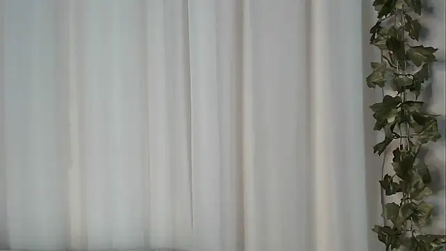 Snapshot of angelainparis28 chatting on November 9, 2025, 6:39 am angelainparis28 online show from November 9, 2025, 6:39 am