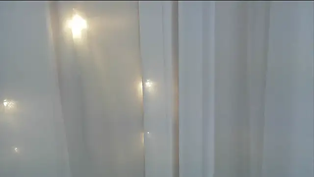 Snapshot of angelainparis28 chatting on September 15, 2025, 6:47 am angelainparis28 online show from September 15, 2025, 6:47 am