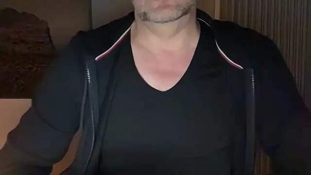 Snapshot of german9inch chatting on March 16, 2025, 12:34 am german9inch online show from March 16, 2025, 12:34 am