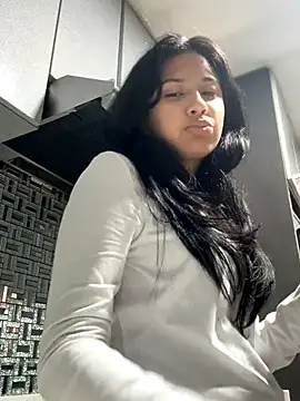 lynn9000 online show from October 4, 2025, 6:59 am