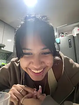 lynn9000 online show from September 29, 2025, 4:41 am