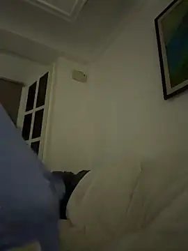 Snapshot of lynn9000 chatting on December 21, 2025, 6:15 am lynn9000 online show from December 21, 2025, 6:15 am