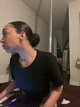 Velvetraexo online show from April 11, 2026, 12:18 am