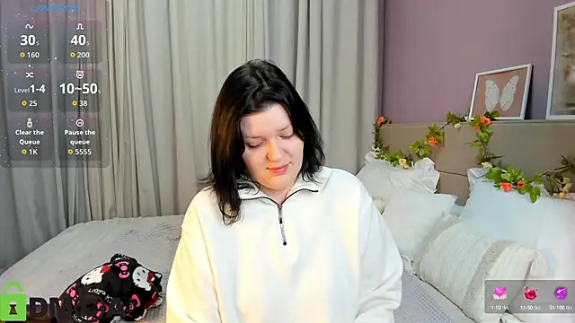 Snapshot of Michele_Greenn chatting on September 30, 2025, 12:05 am Michele Greenn online show from September 30, 2025, 12:05 am