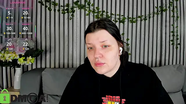 Snapshot of Michele_Greenn chatting on November 16, 2025, 1:10 am Michele Greenn online show from November 16, 2025, 1:10 am