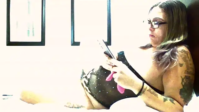 SparklesB1tch online show from October 13, 2025, 5:25 pm