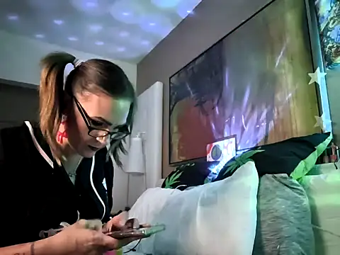 SparklesB1tch online show from April 13, 2026, 10:19 am