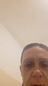 Snapshot of SparklesB1tch chatting on May 15, 2026, 5:00 pm SparklesB1tch online show from May 15, 2026, 5:00 pm